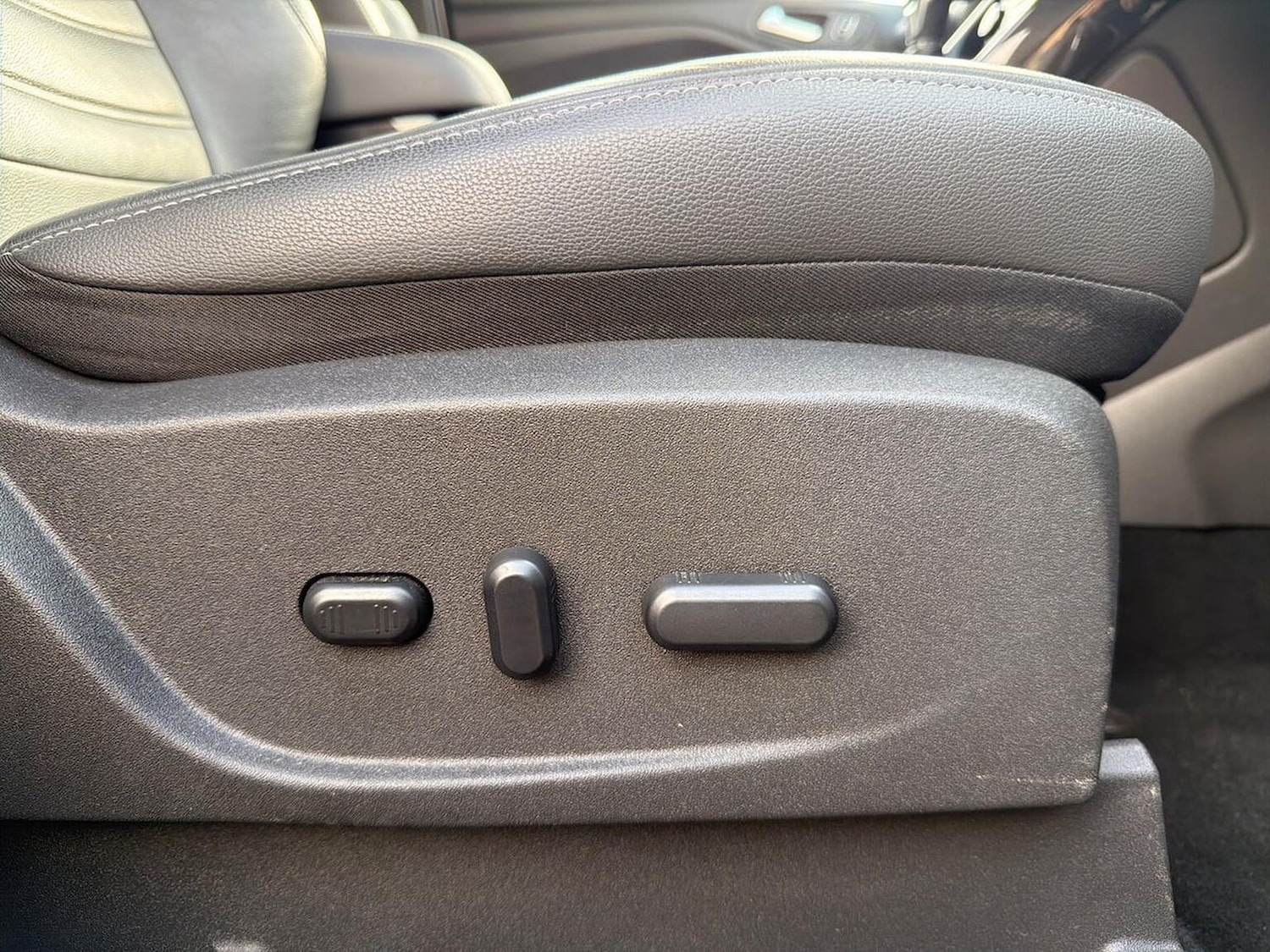 Used Ford Kuga 2017 for sale - 77962331: Photo 30