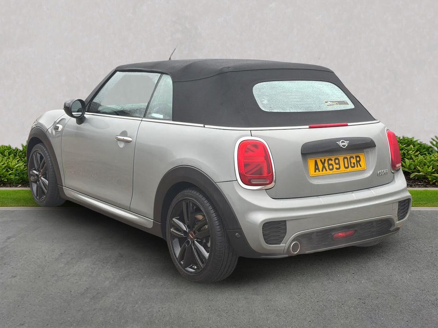 Used MINI Convertible 2019 for sale - 77813388: Photo 2