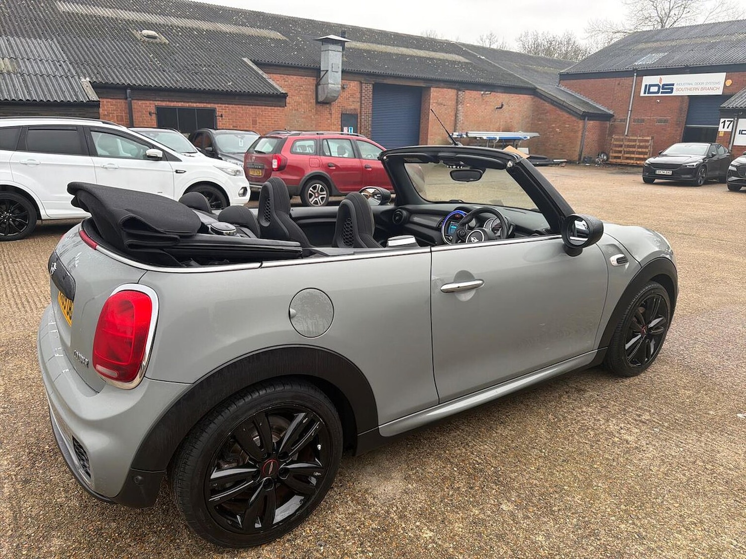 Used MINI Convertible 2019 for sale - 77813388: Photo 33