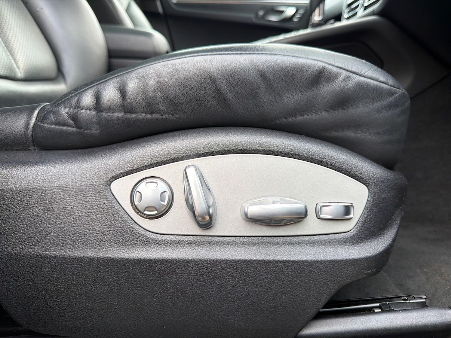 Used Porsche Macan 2018 for sale - 76430756: Photo 30