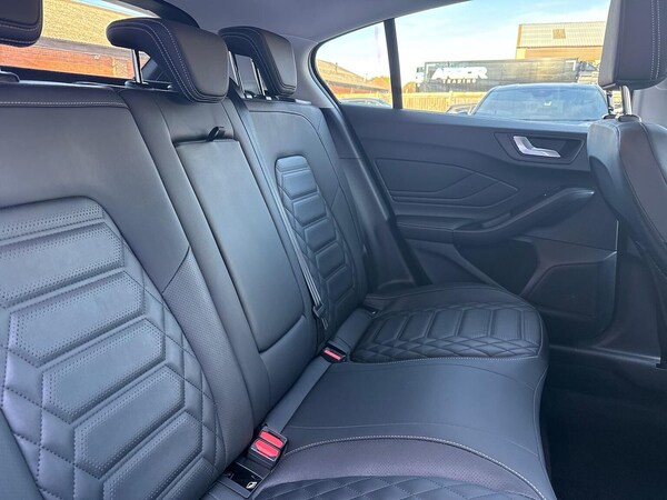 Used Ford Focus 2022 for sale - 76070190: Photo 16