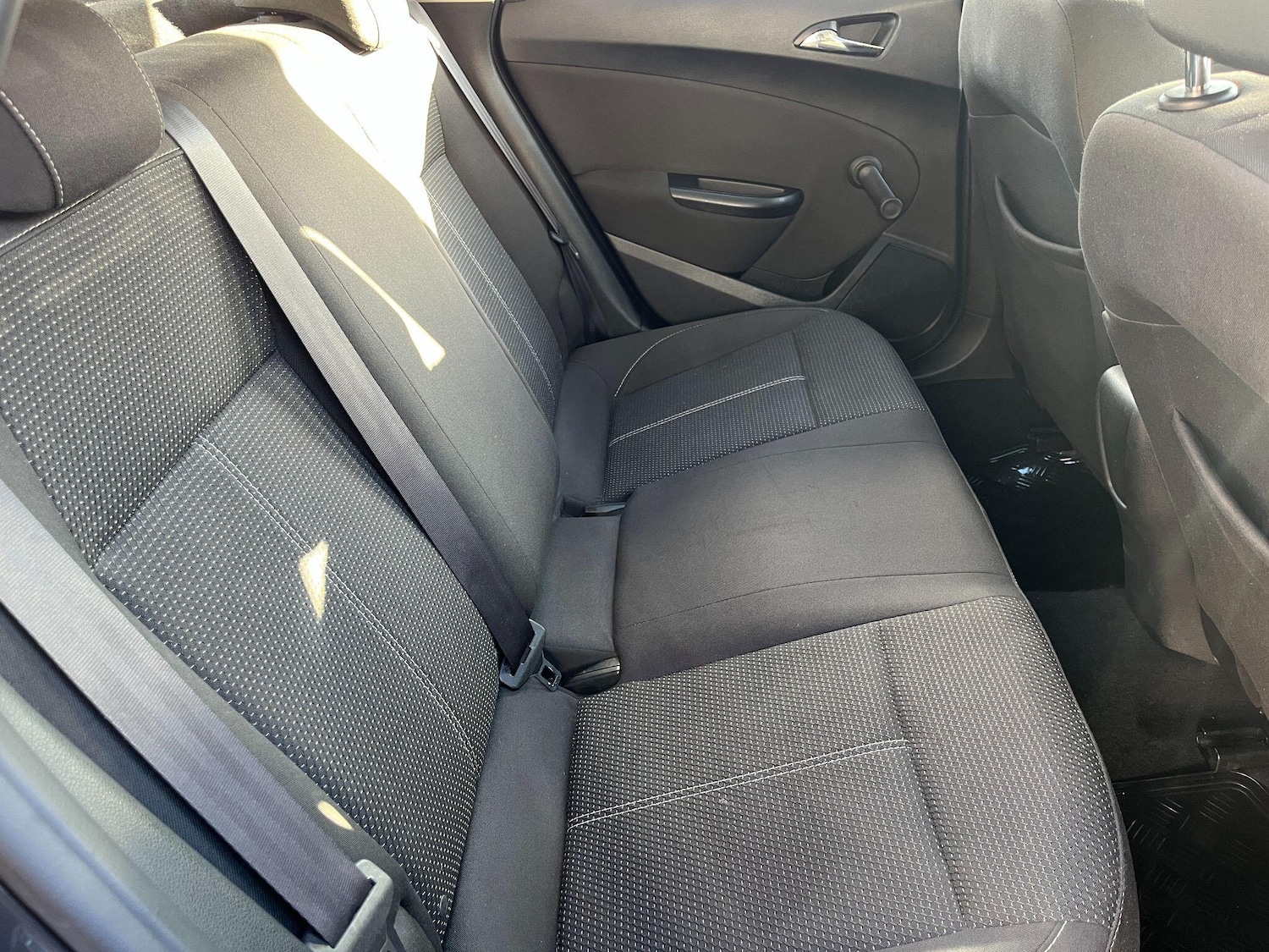 Used Vauxhall Astra 2015 for sale - 76440918: Photo 11