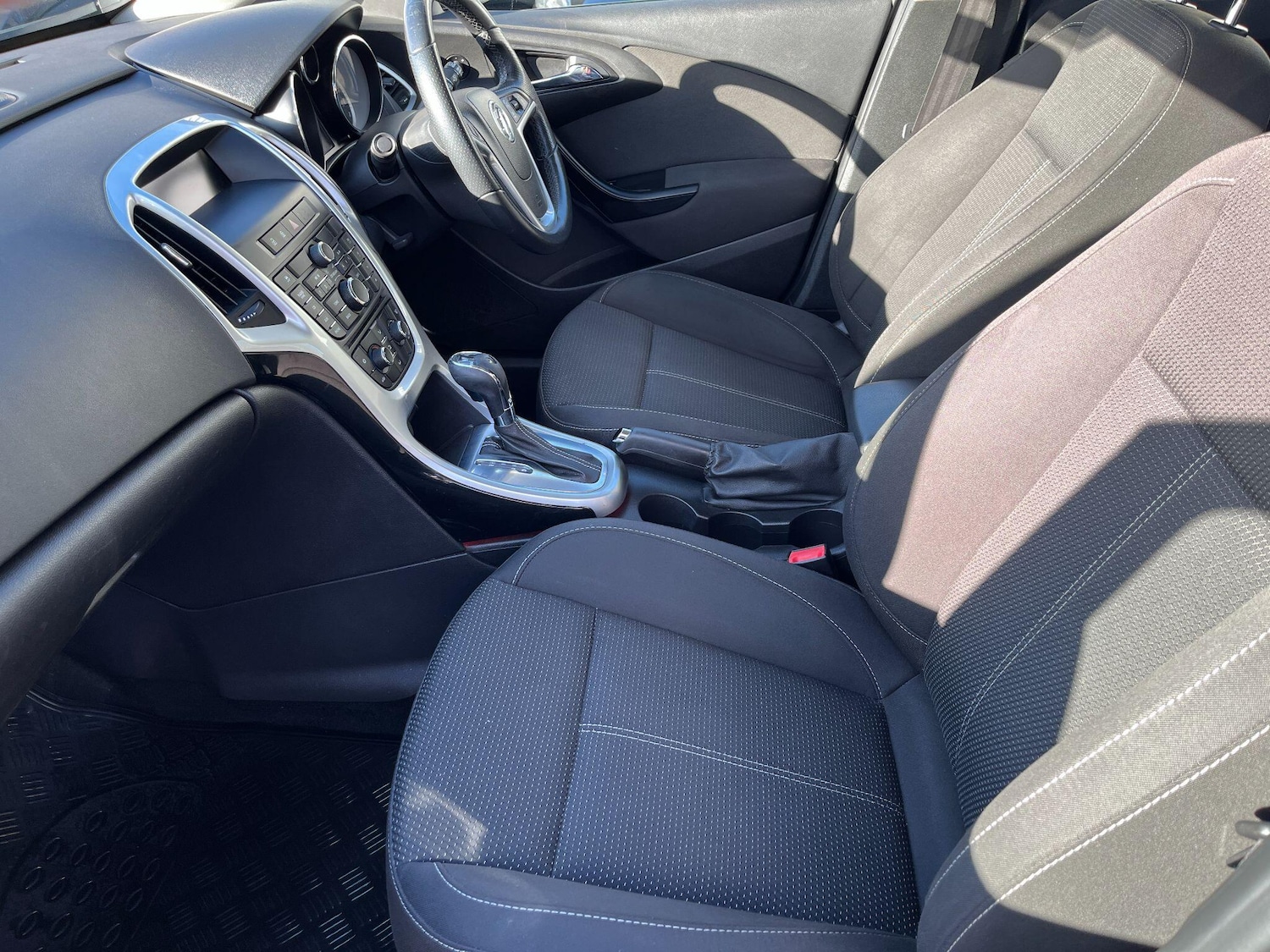 Used Vauxhall Astra 2015 for sale - 76440918: Photo 15