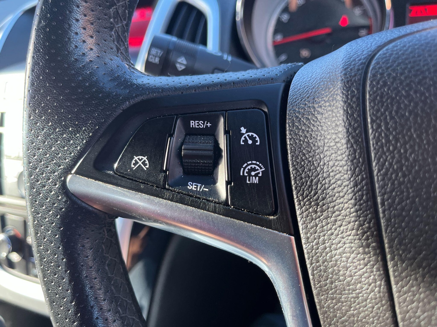 Used Vauxhall Astra 2015 for sale - 76440918: Photo 21