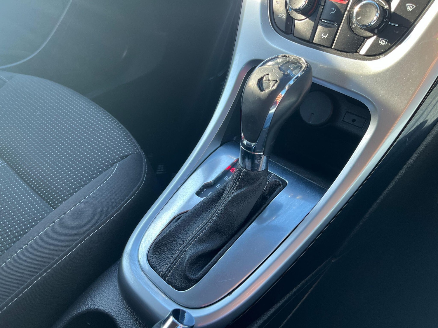 Used Vauxhall Astra 2015 for sale - 76440918: Photo 28