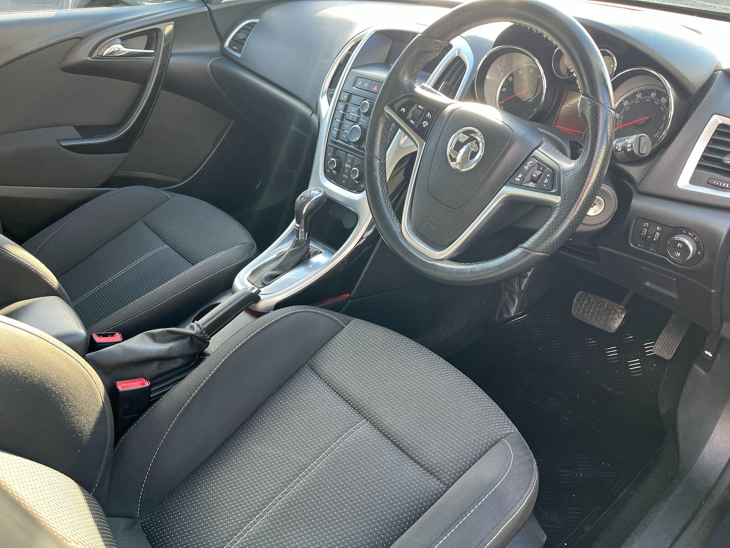 Used Vauxhall Astra 2015 for sale - 76440918: Photo 8