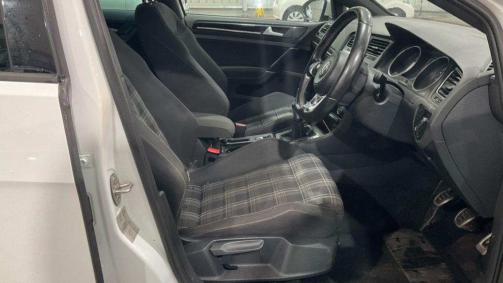 Used Volkswagen Golf 2016 for sale - 76786847: Photo 9