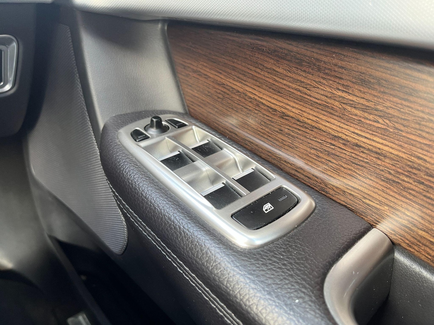 Used Jaguar XF 2013 for sale - 76988344: Photo 16