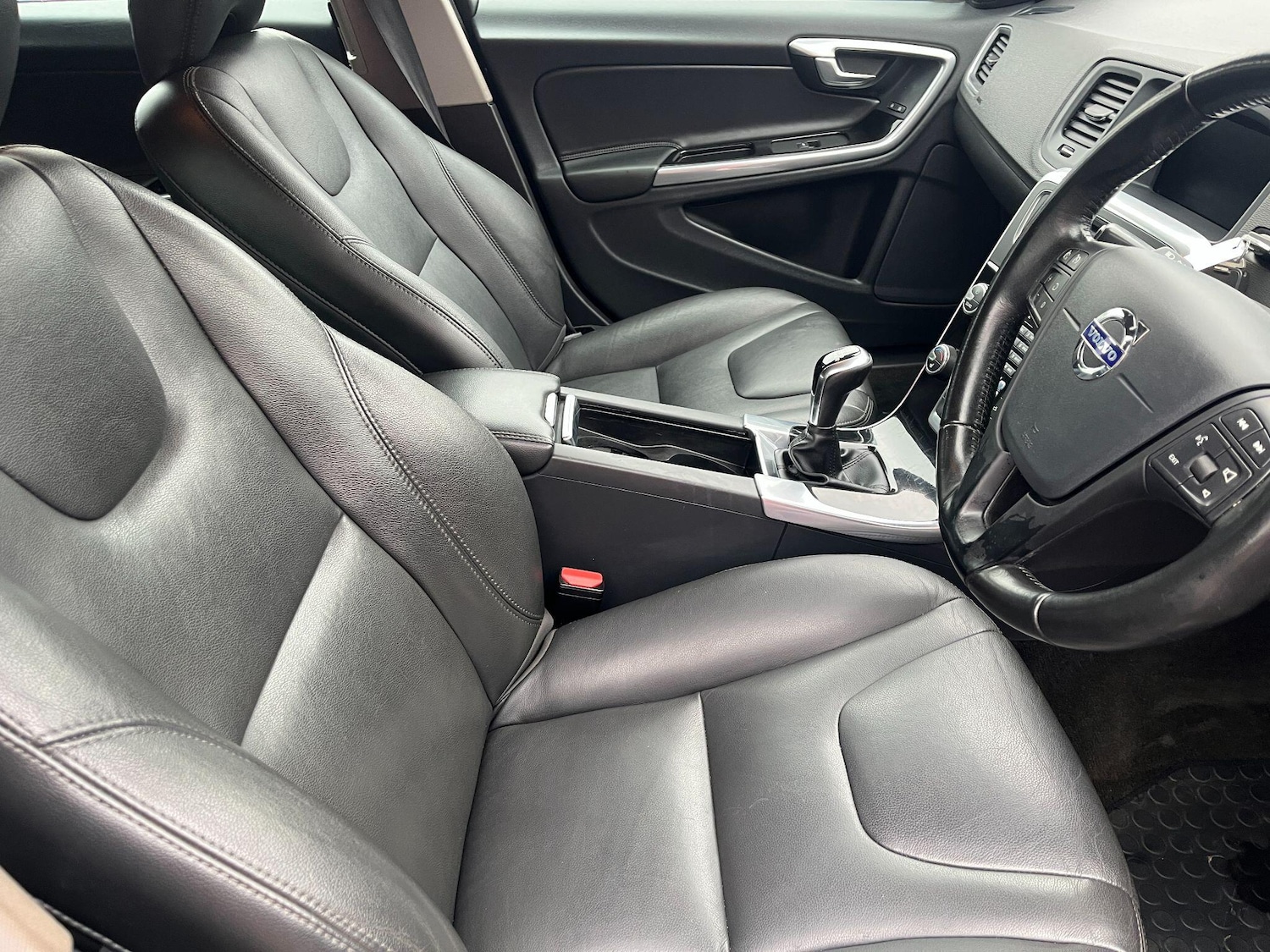 Used Volvo V60 for sale - 77825299: Photo 11