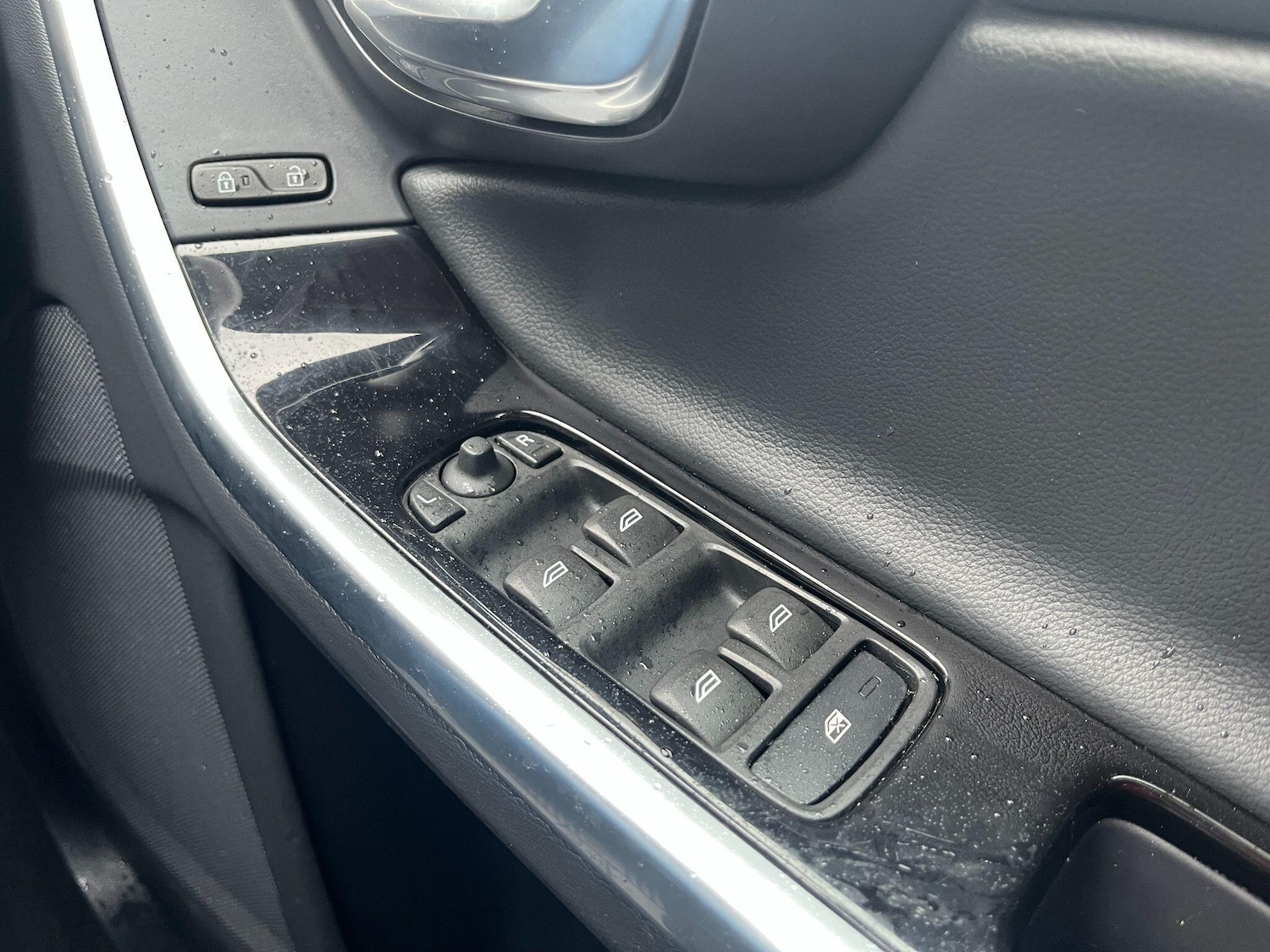 Used Volvo V60 for sale - 77825299: Photo 23