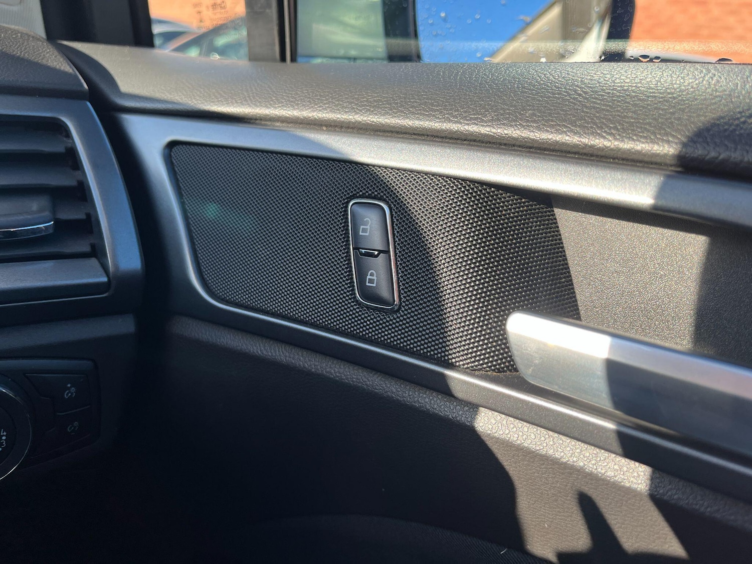 Used Ford Mondeo 2016 for sale - 77752828: Photo 17