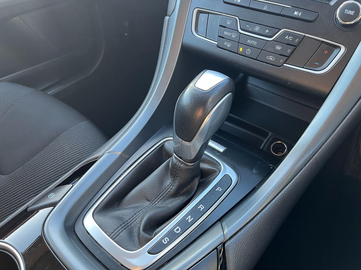 Used Ford Mondeo 2016 for sale - 77752828: Photo 31