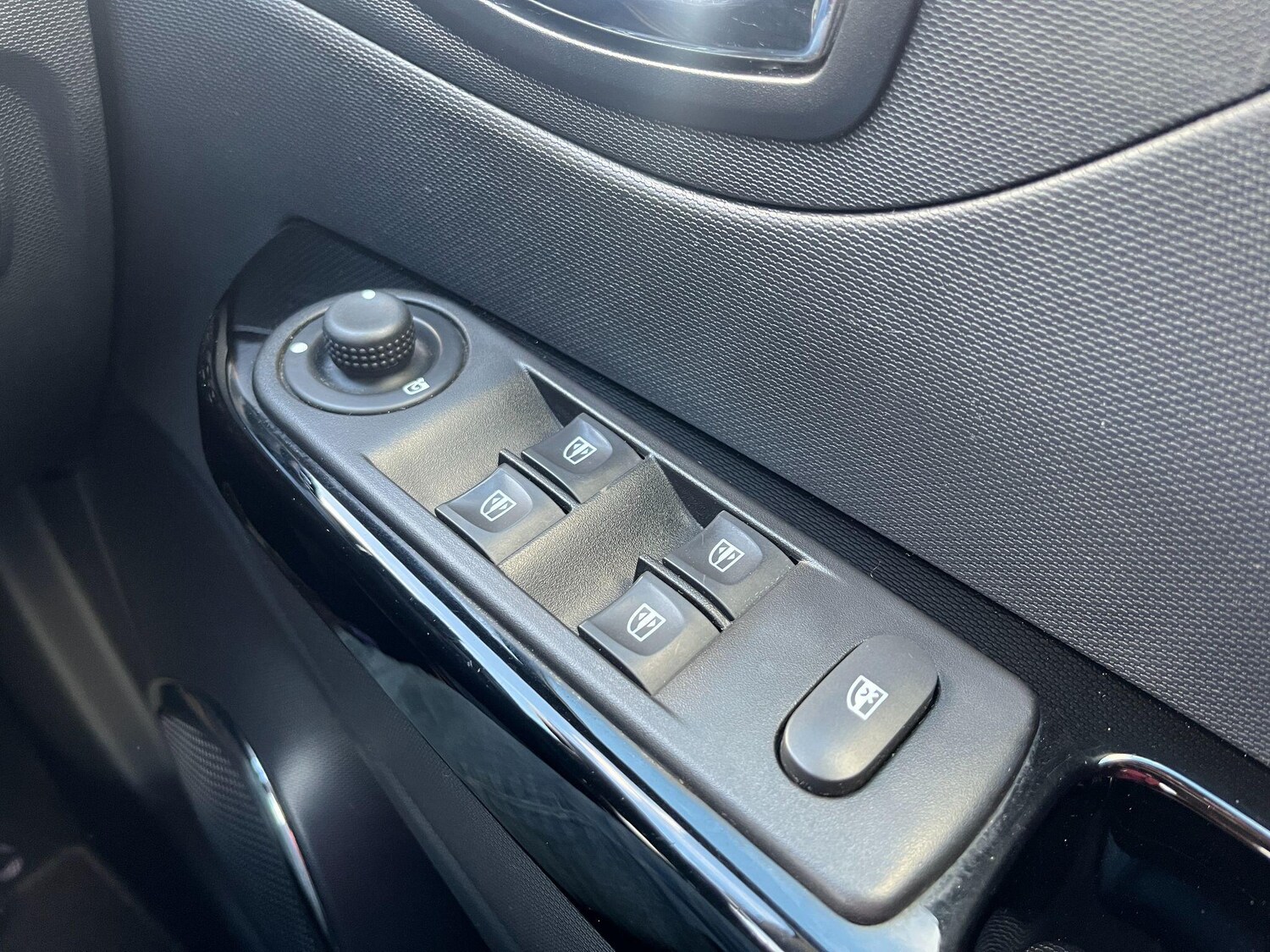 Used Renault Captur 2015 for sale - 76398469: Photo 19