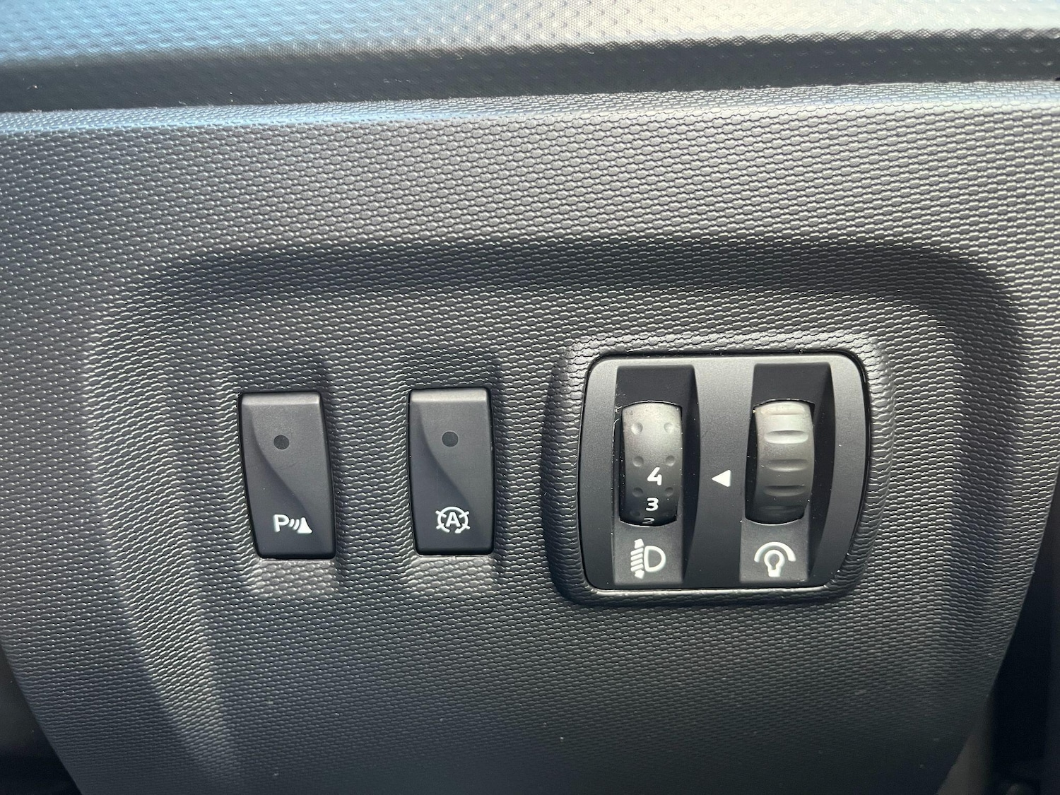 Used Renault Captur 2015 for sale - 76398469: Photo 21