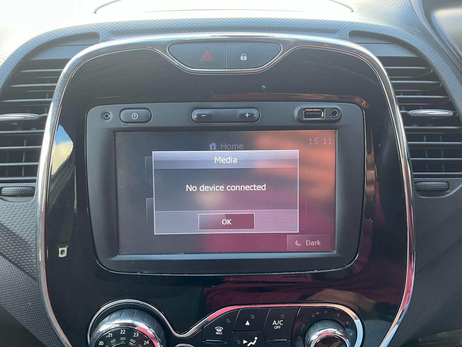 Used Renault Captur 2015 for sale - 76398469: Photo 25