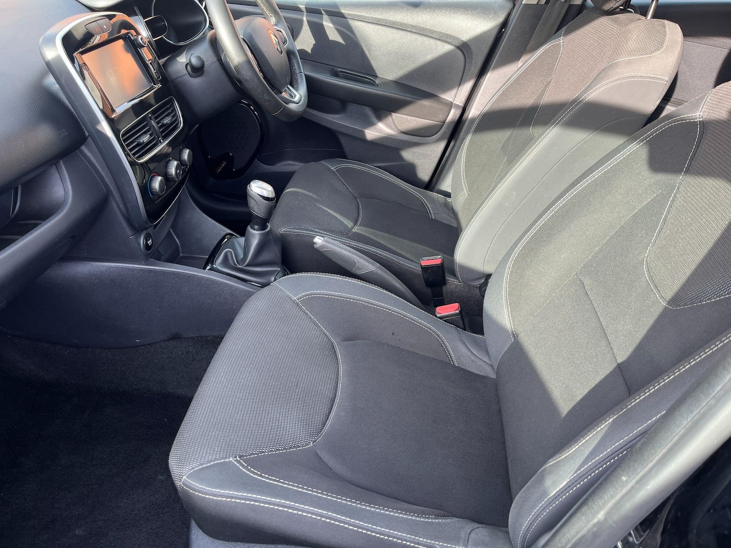 Used Renault Clio 2018 for sale - 77202514: Photo 17