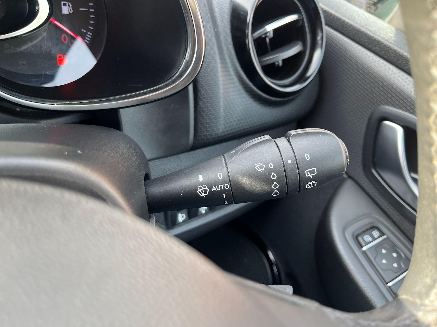 Used Renault Clio 2018 for sale - 77202514: Photo 21