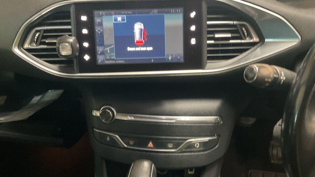 Used Peugeot 308 2016 for sale - 76786496: Photo 9