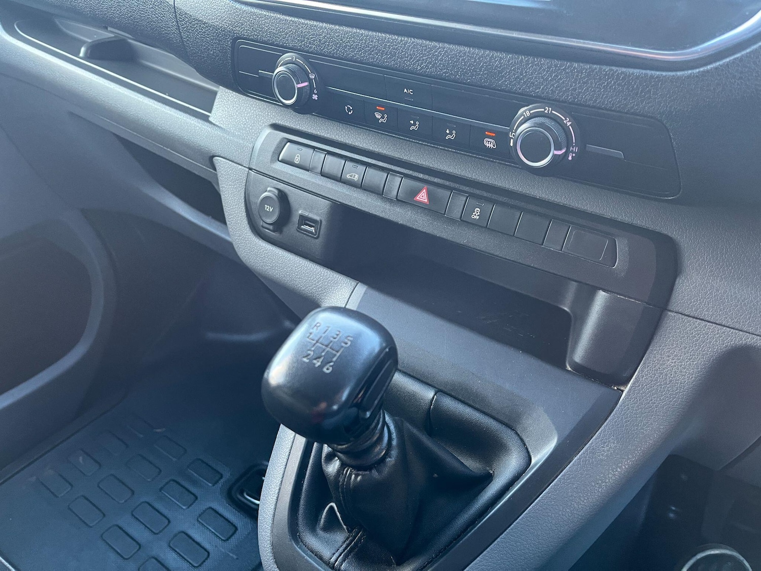 Used Peugeot Expert 2018 for sale - 76728461: Photo 32