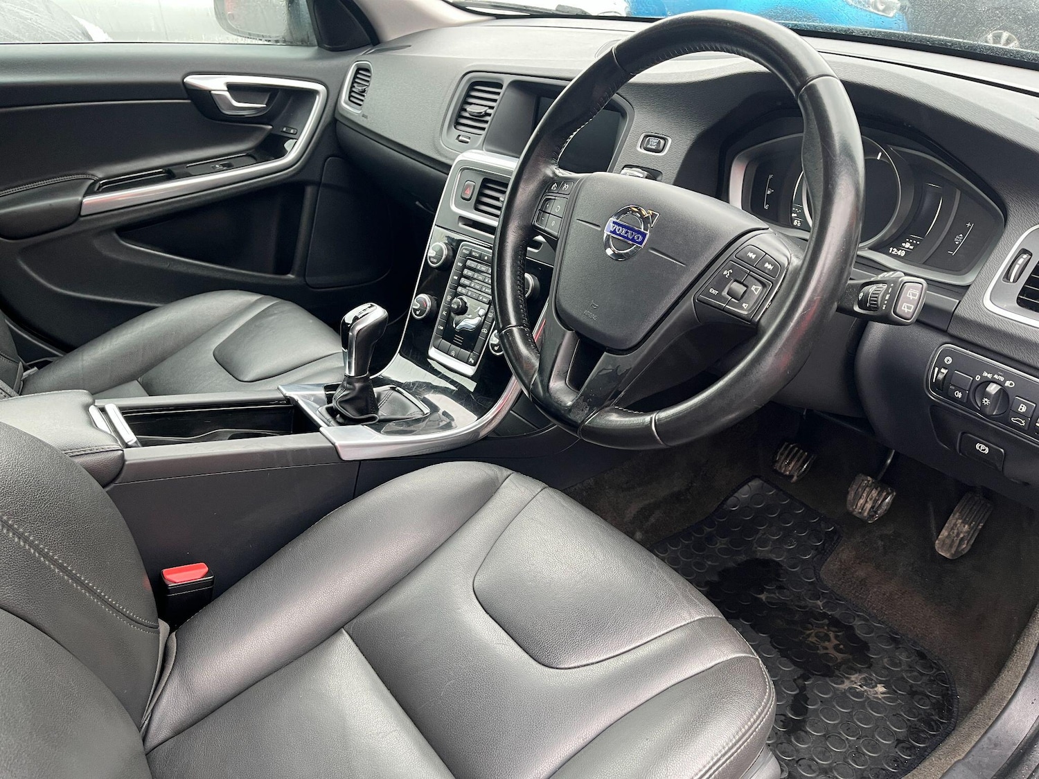 Used Volvo V60 2017 for sale - 77646976: Photo 10