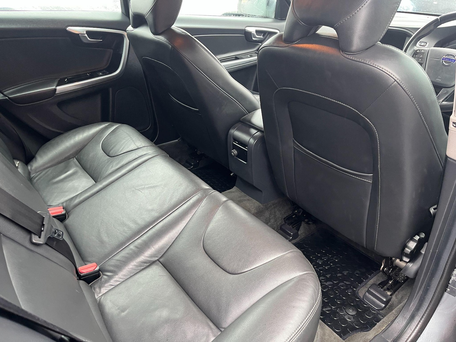 Used Volvo V60 2017 for sale - 77646976: Photo 12