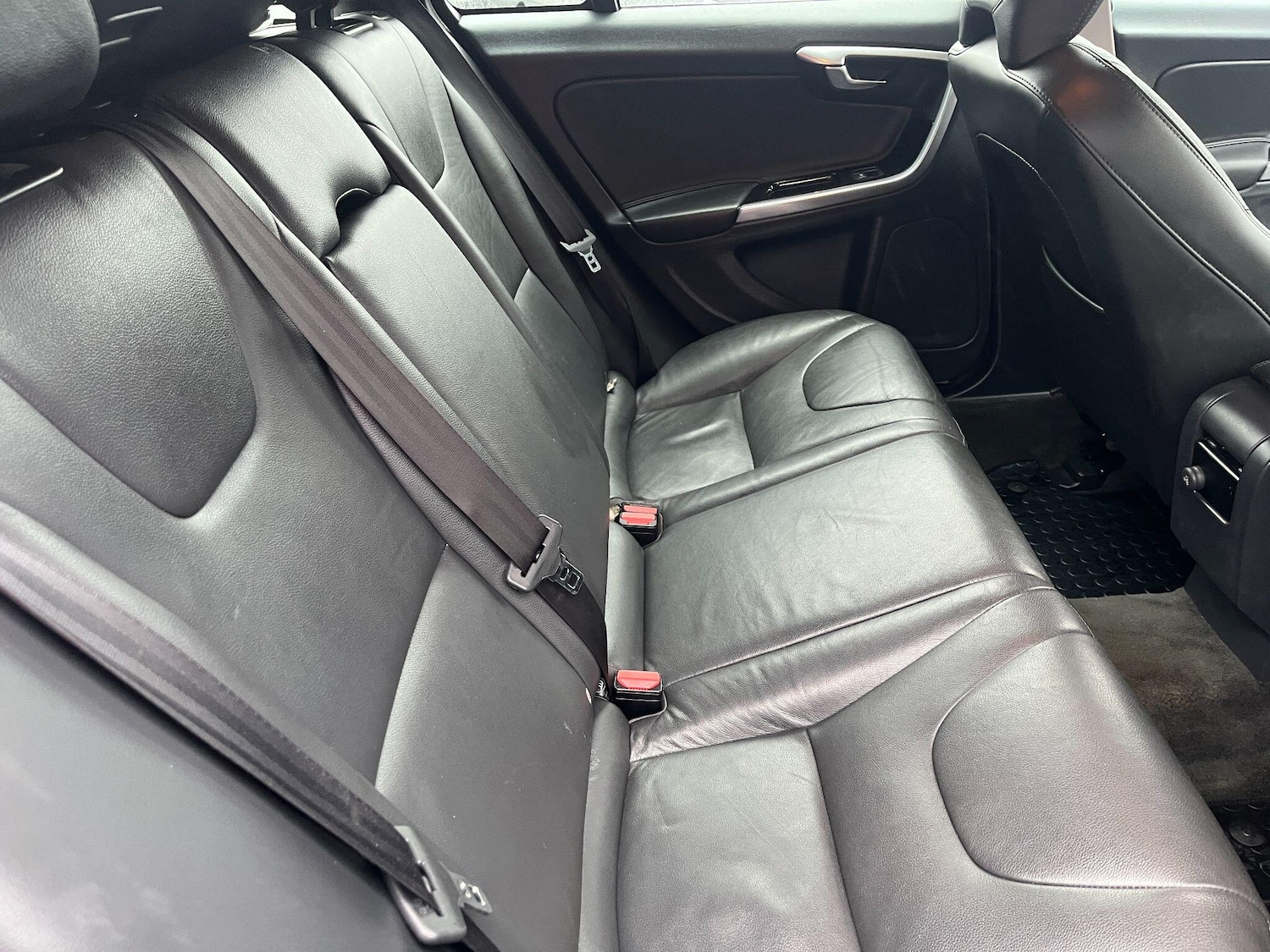 Used Volvo V60 2017 for sale - 77646976: Photo 13