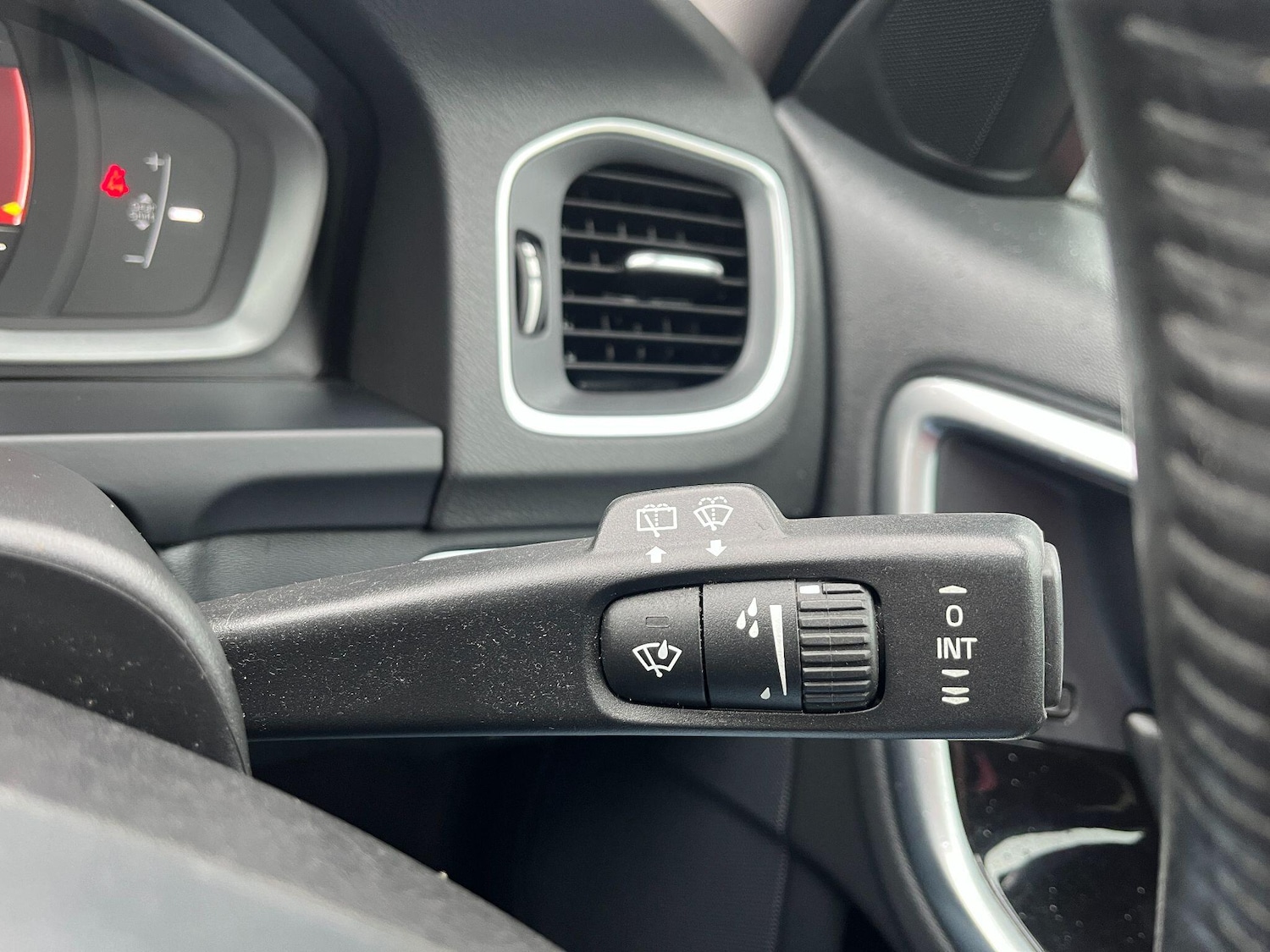 Used Volvo V60 2017 for sale - 77646976: Photo 19