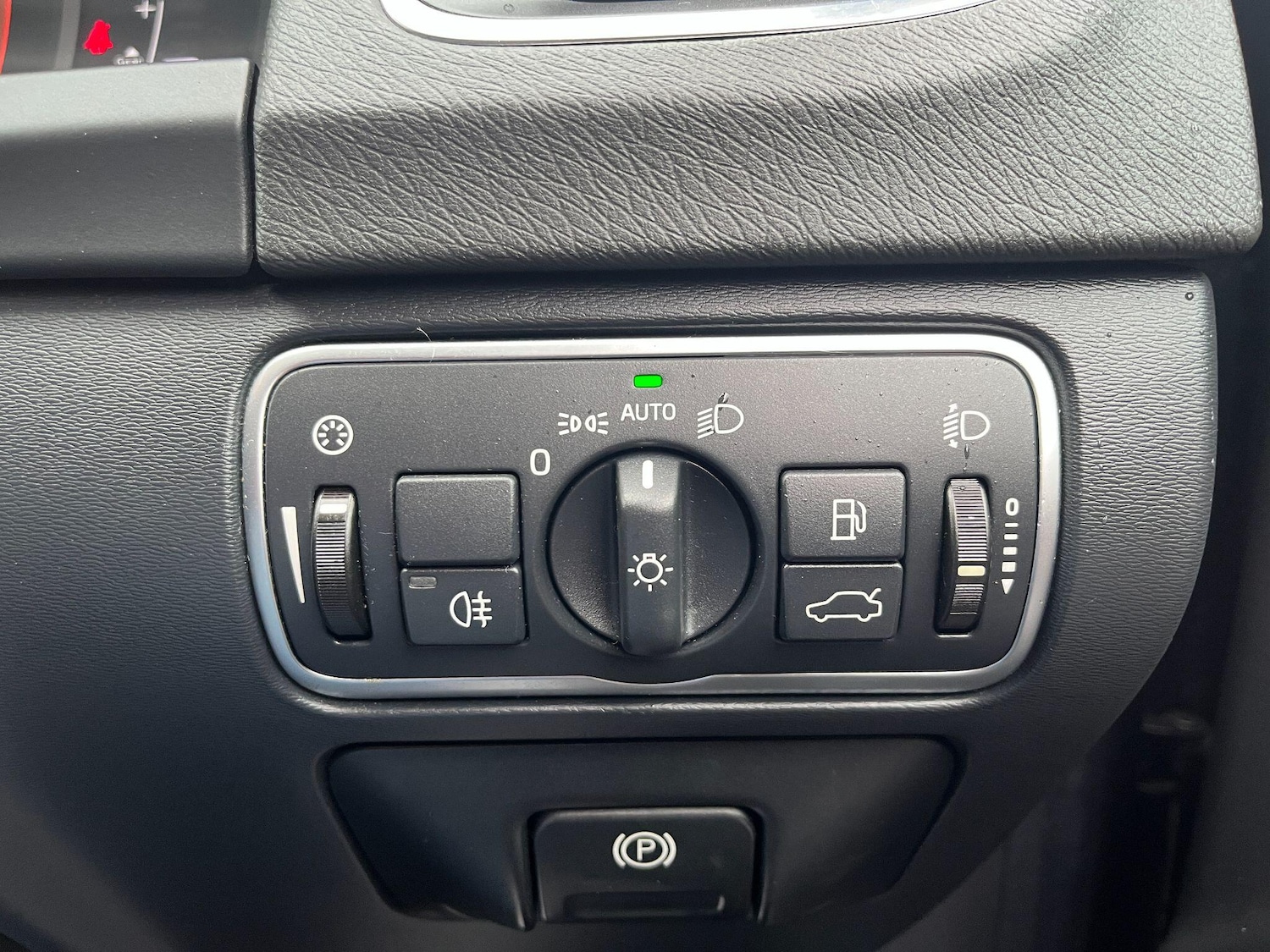 Used Volvo V60 2017 for sale - 77646976: Photo 24