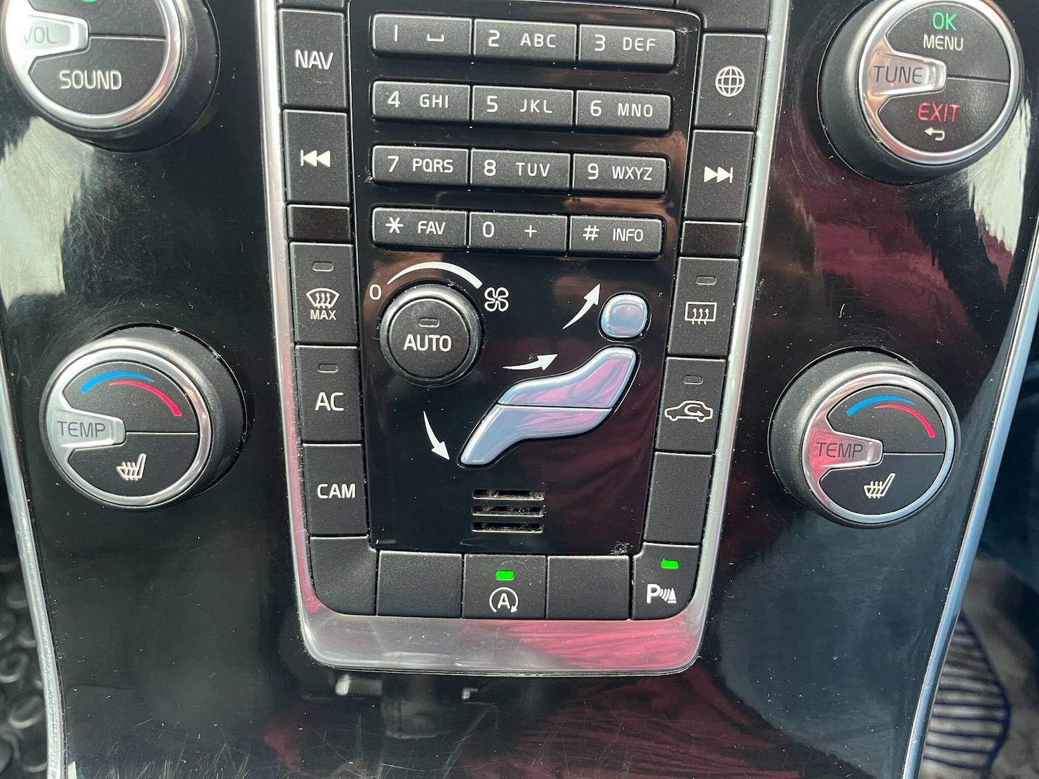 Used Volvo V60 2017 for sale - 77646976: Photo 31