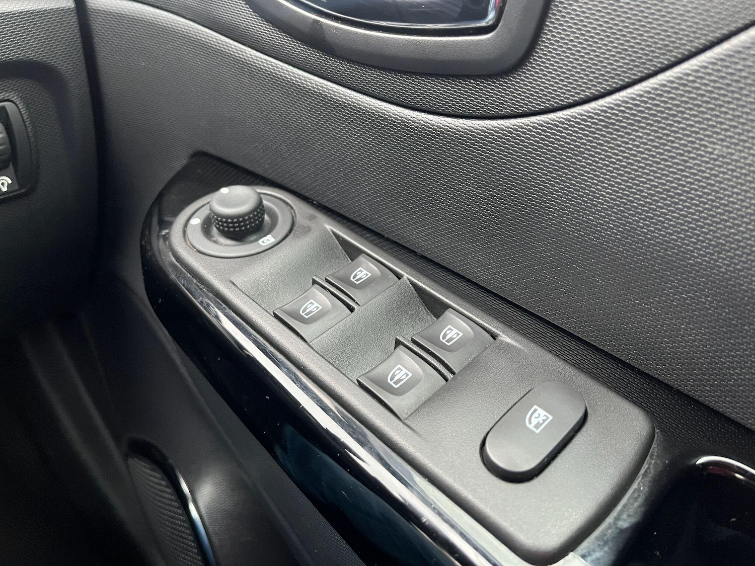 Used Renault Captur 2015 for sale - 77279236: Photo 19