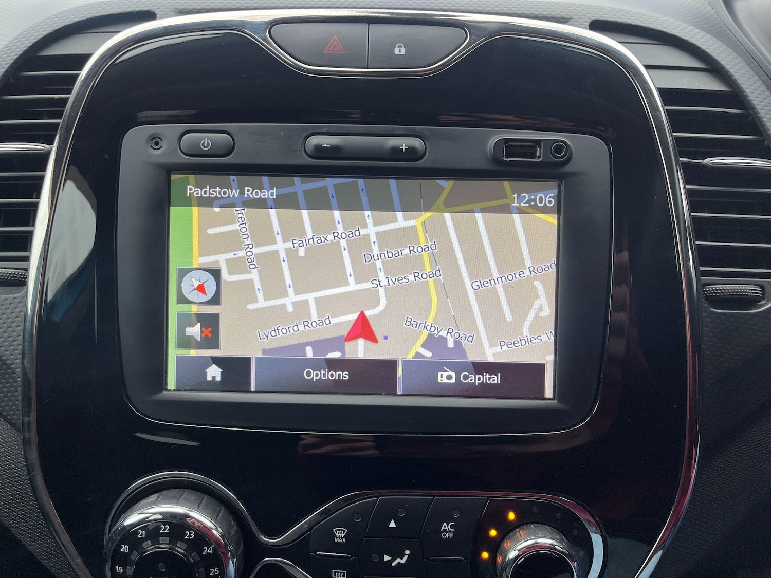 Used Renault Captur 2015 for sale - 77279236: Photo 22