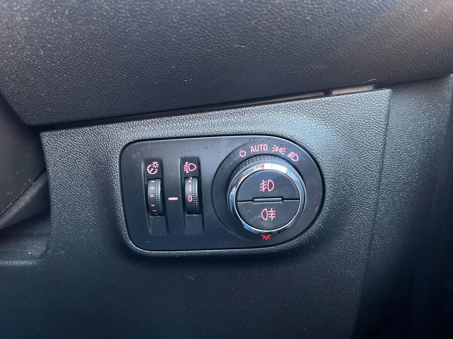 Used Vauxhall Corsa 2016 for sale - 77097731: Photo 20