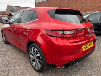 Used Renault Megane 2017 for sale - 75622907: Photo
