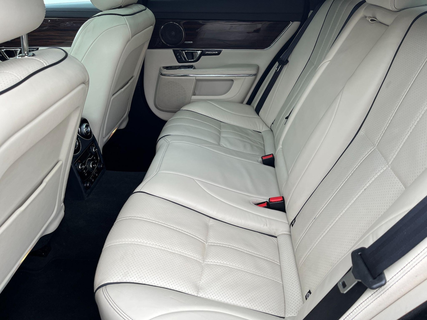 Used Jaguar XJ 2014 for sale - 77440695: Photo 16