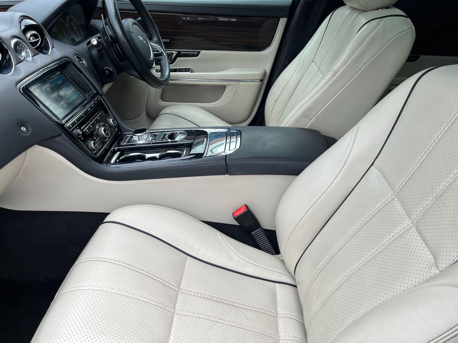 Used Jaguar XJ 2014 for sale - 77440695: Photo 18