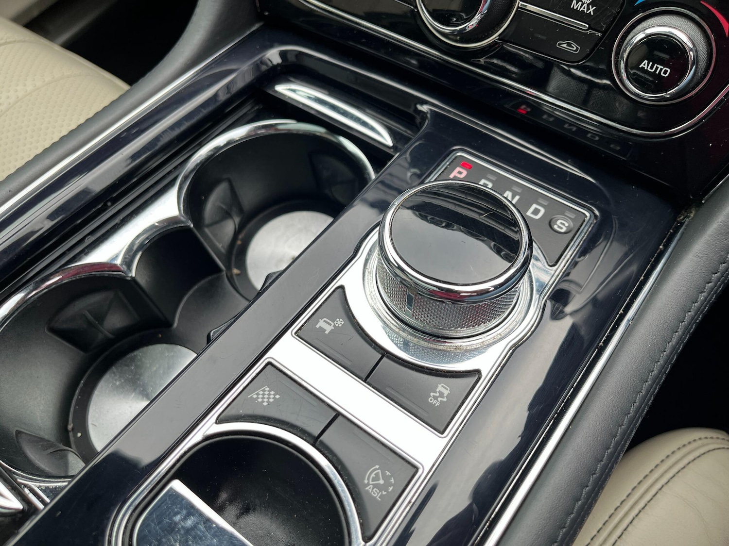 Used Jaguar XJ 2014 for sale - 77440695: Photo 38