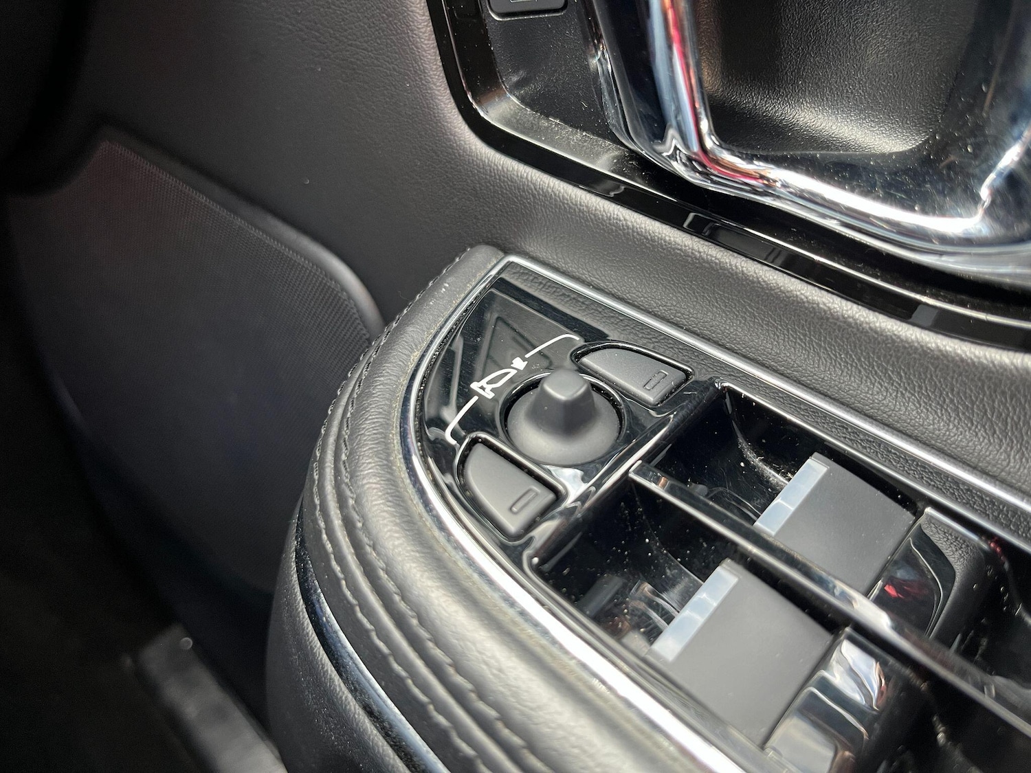 Used Jaguar XJ 2015 for sale - 76398740: Photo 11