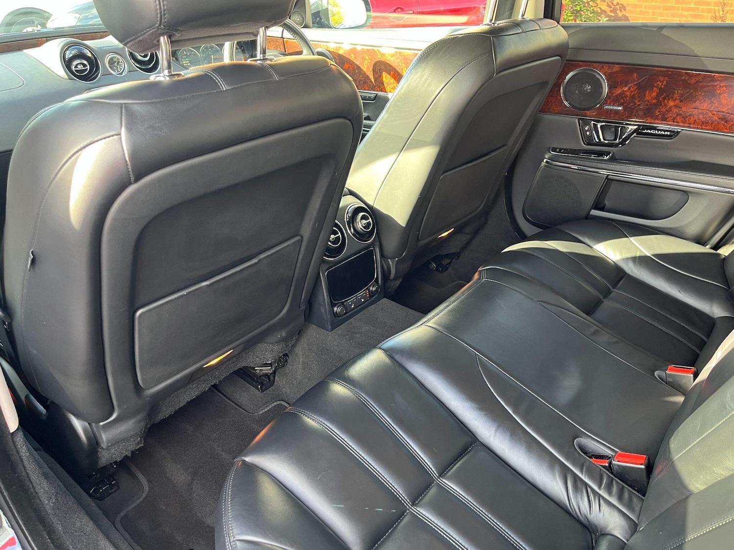 Used Jaguar XJ 2015 for sale - 76398740: Photo 17