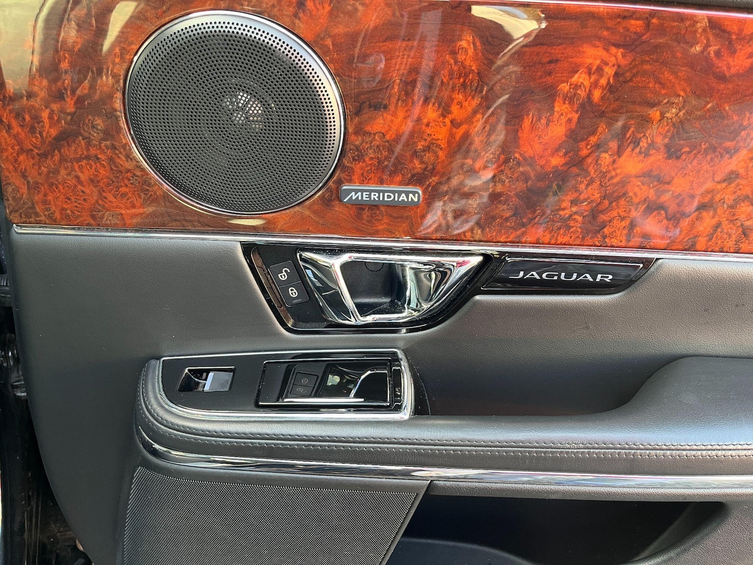 Used Jaguar XJ 2015 for sale - 76398740: Photo 18