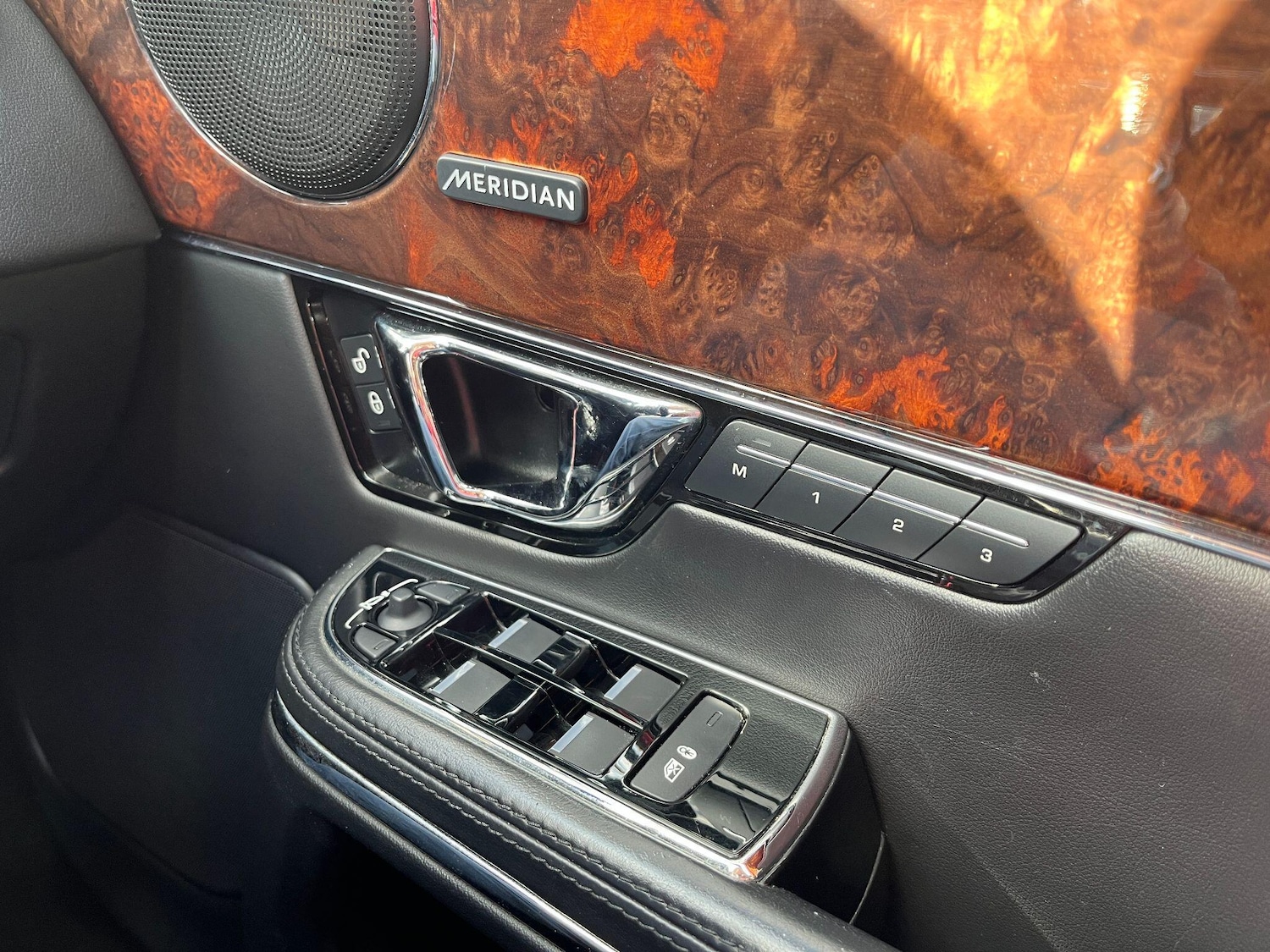 Used Jaguar XJ 2015 for sale - 76398740: Photo 21