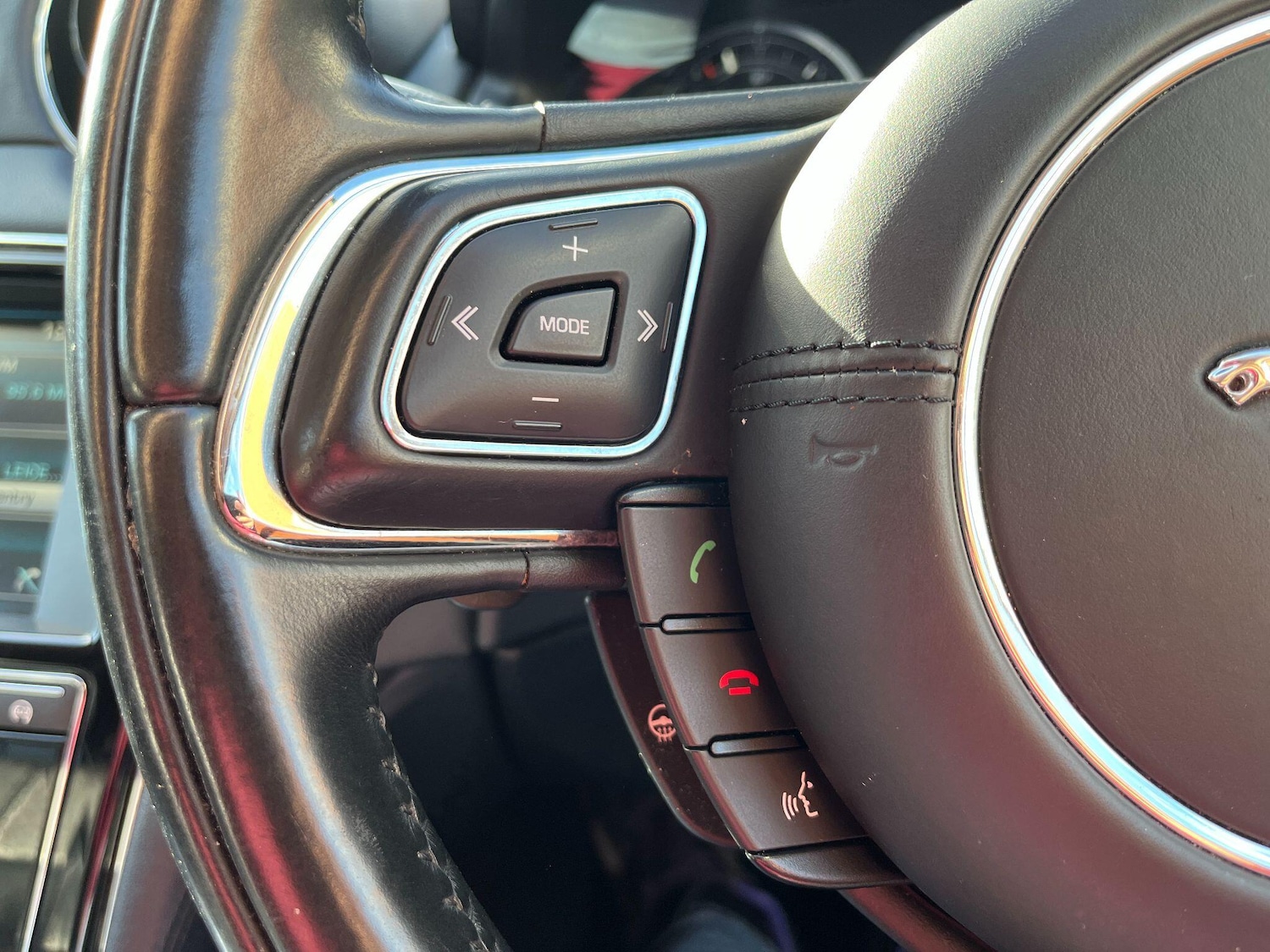 Used Jaguar XJ 2015 for sale - 76398740: Photo 24