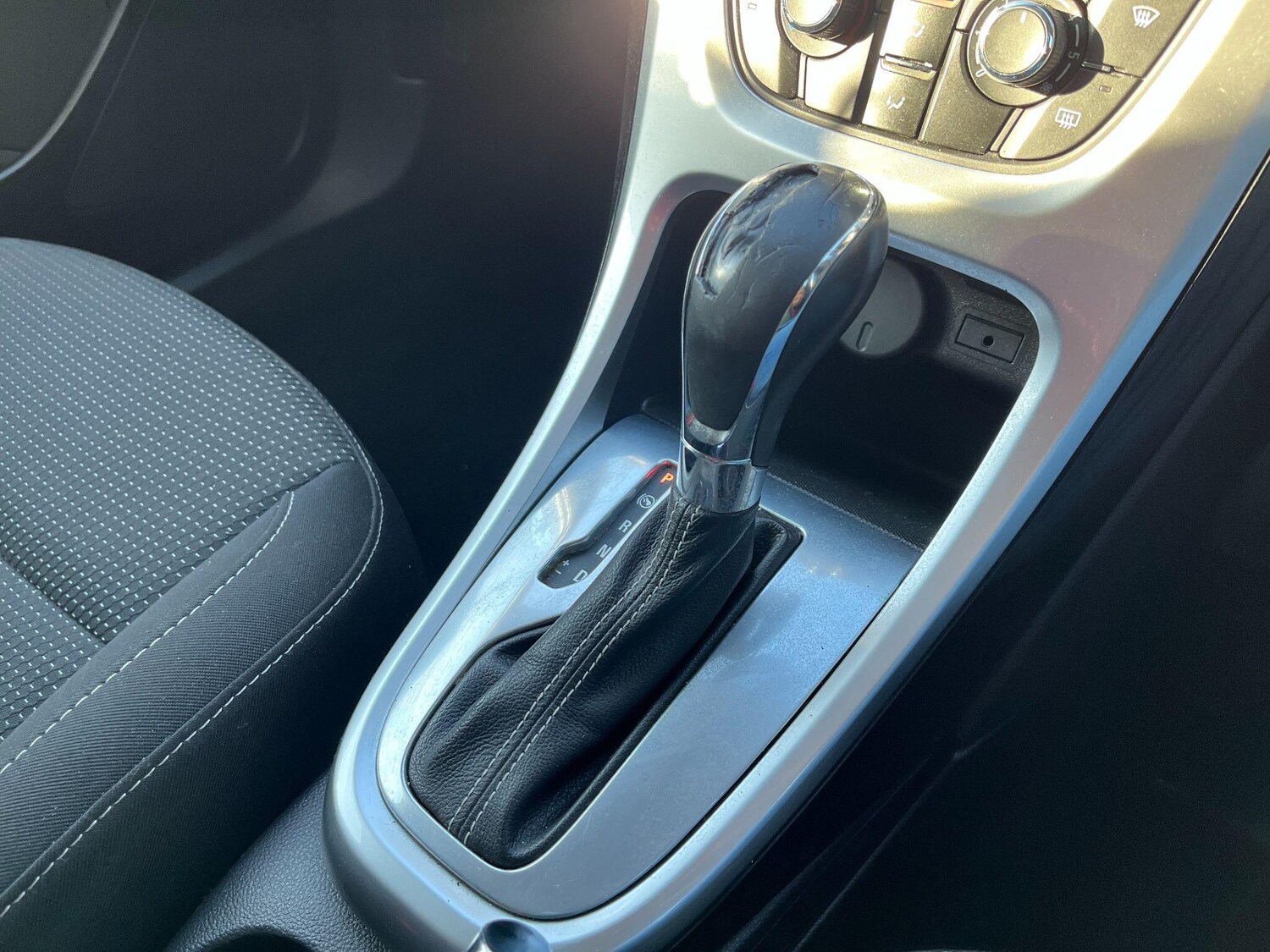 Used Vauxhall Astra 2013 for sale - 76122351: Photo 29