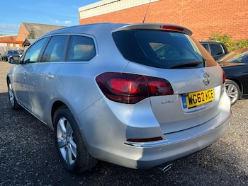 Used Vauxhall Astra 2013 for sale - 76122351: Photo