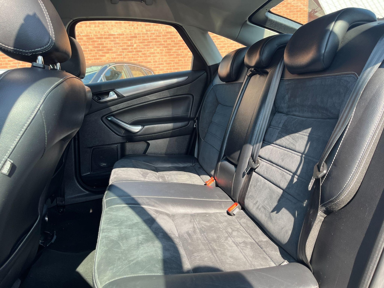 Used Ford Mondeo 2011 for sale - 76991025: Photo 17