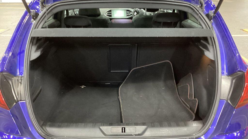 Used Peugeot 308 2018 for sale - 76975813: Photo 9