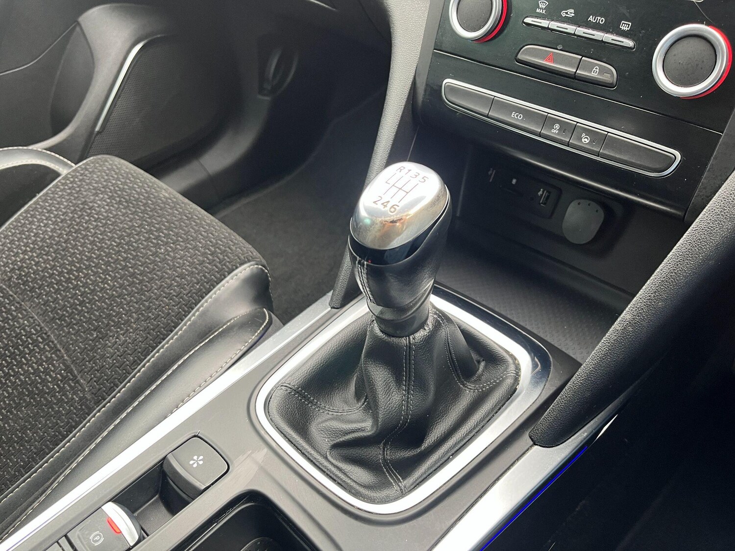 Used Renault Megane 2017 for sale - 76801728: Photo 32