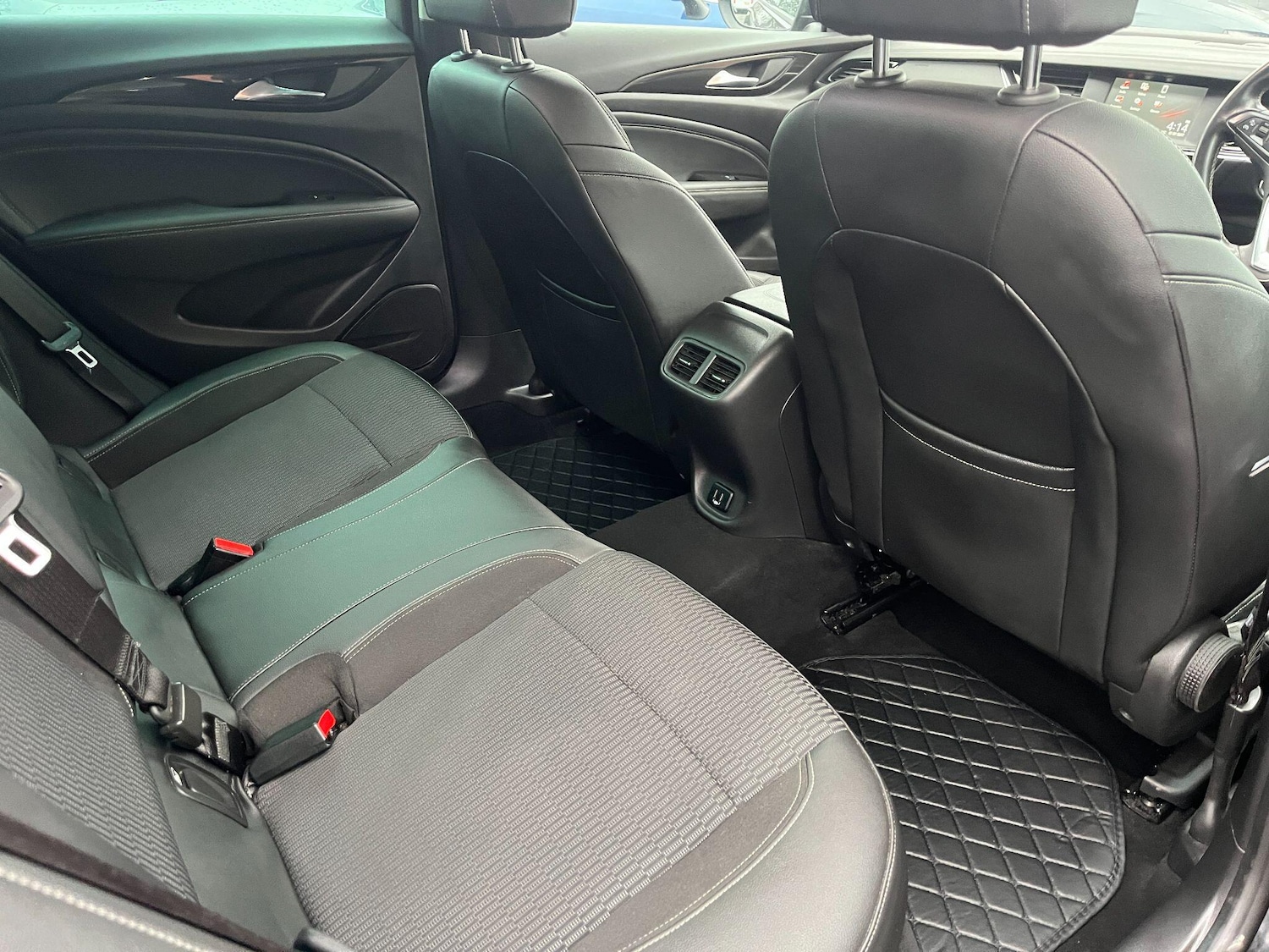 Used Vauxhall Insignia 2017 for sale - 77040410: Photo 12