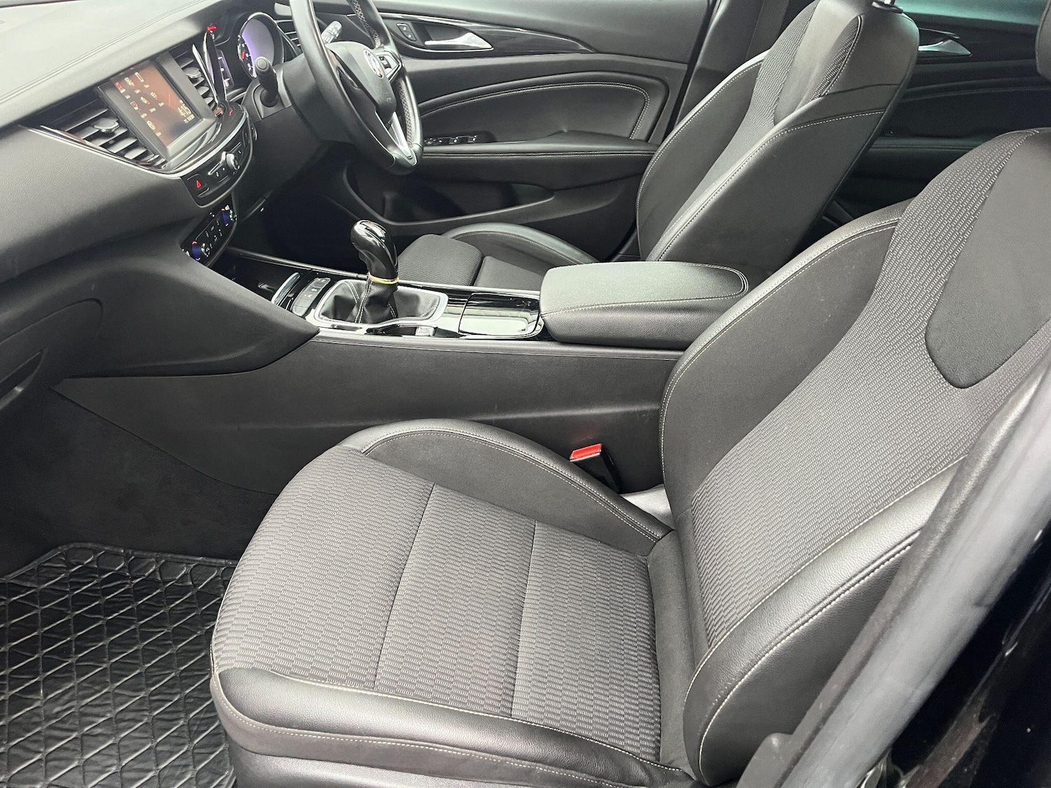 Used Vauxhall Insignia 2017 for sale - 77040410: Photo 17