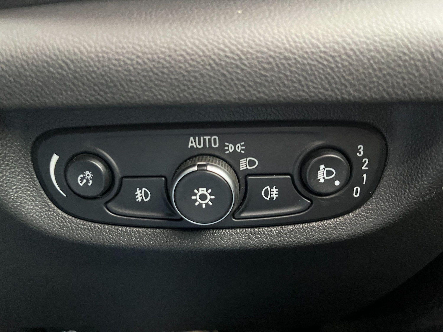 Used Vauxhall Insignia 2017 for sale - 77040410: Photo 21