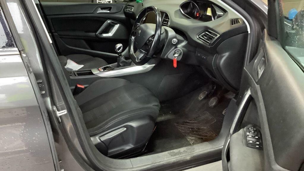 Used Peugeot 308 2017 for sale - 77278573: Photo 11